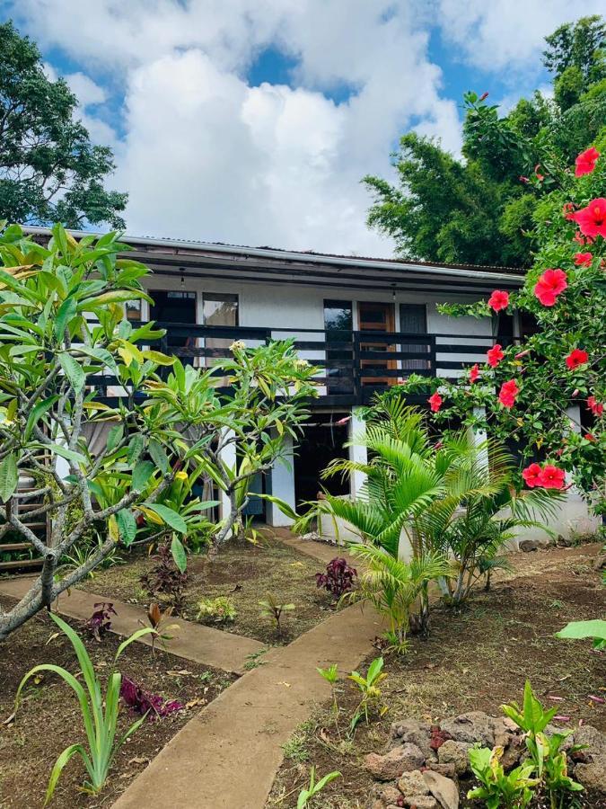 Mata Nui Hostel Hanga Roa Exterior photo